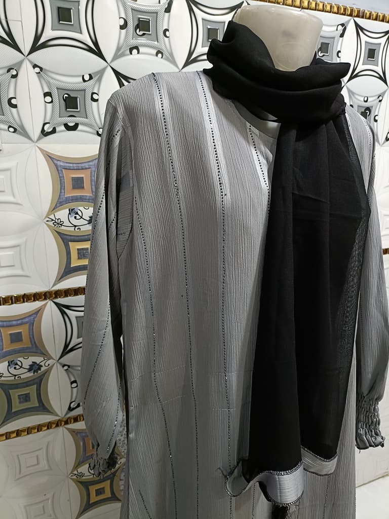 Gray Wrinkled Abaya With Elastic Sleeves And Moti Design thumbnail 4