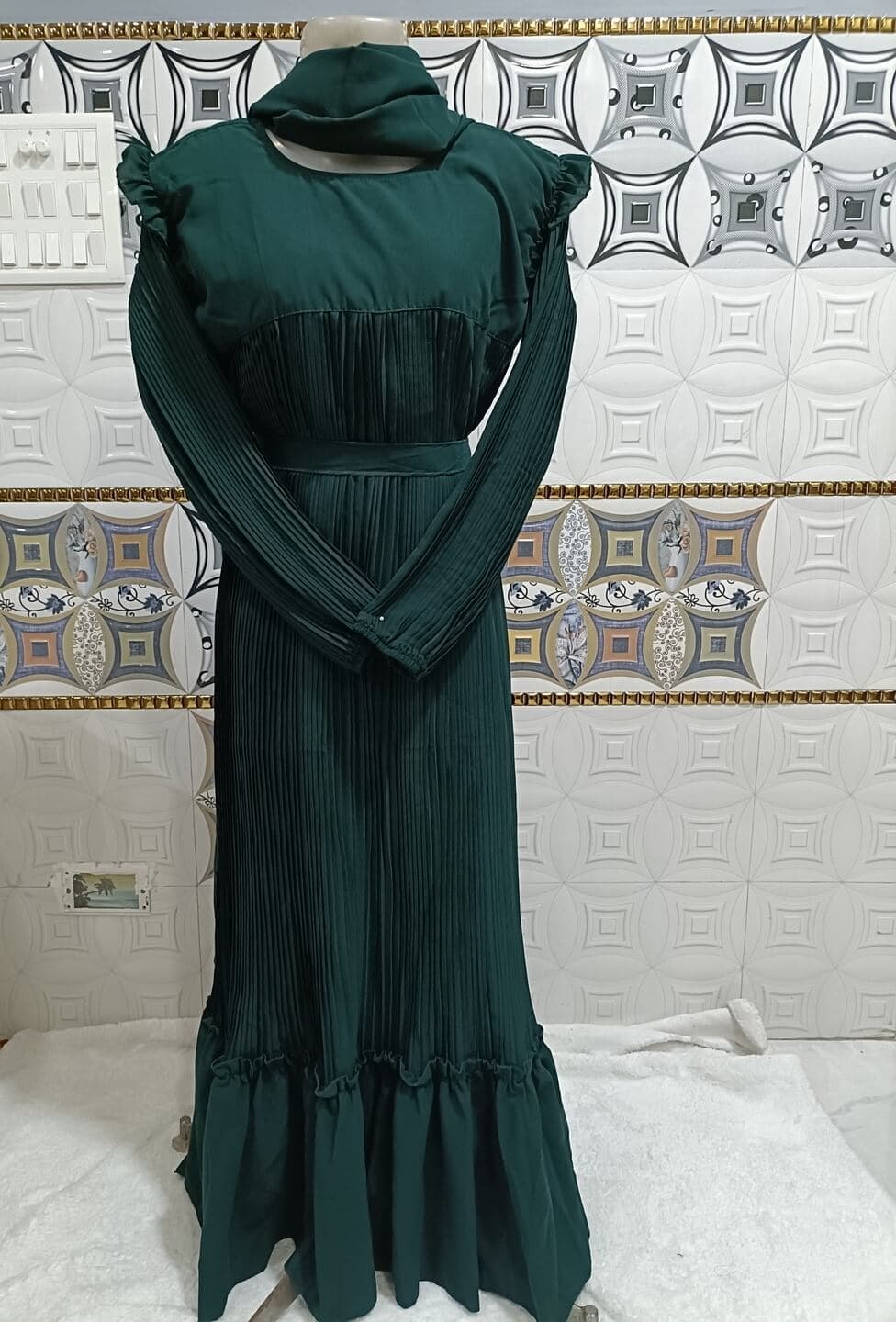 Modest Dark Green Abaya With Pleates And Frills