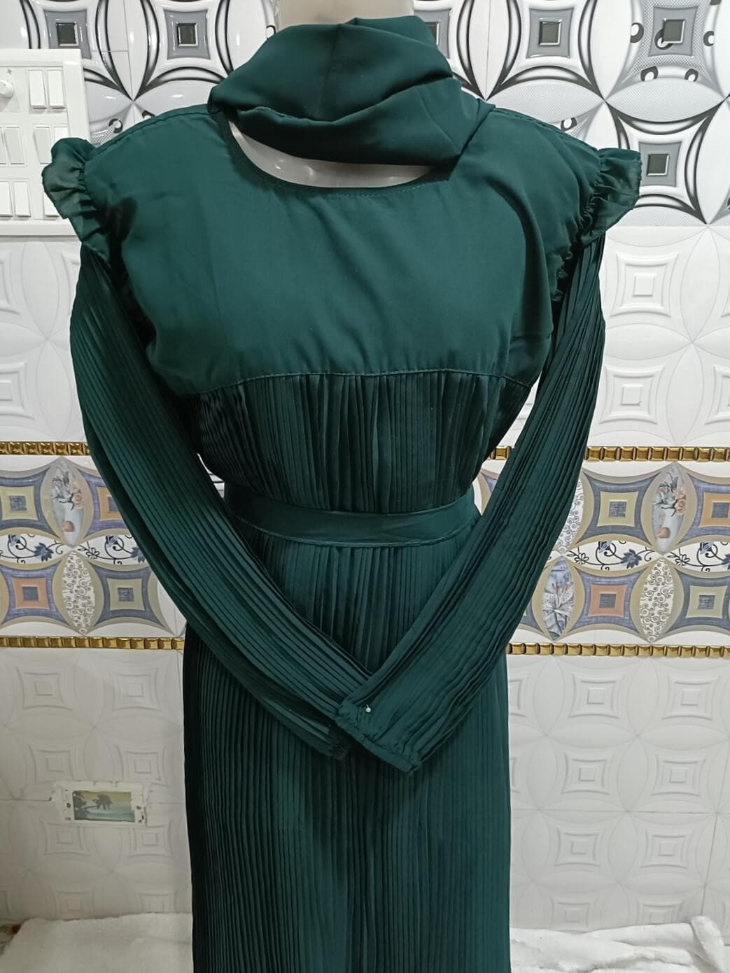 Modest Dark Green Abaya With Pleates And Frills thumbnail 2