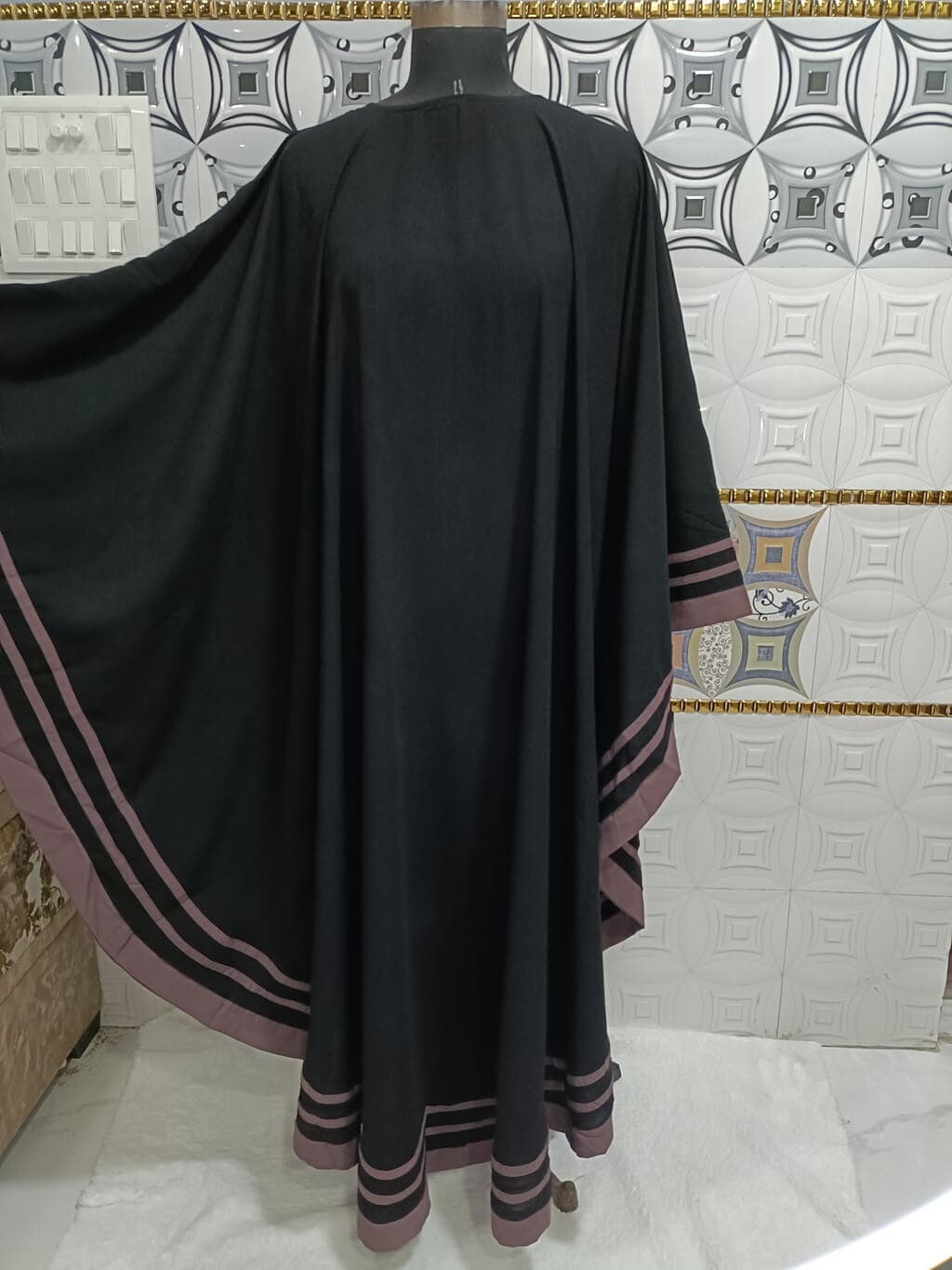 Black Farasha Kaftan Abaya With Purple Strips thumbnail 2