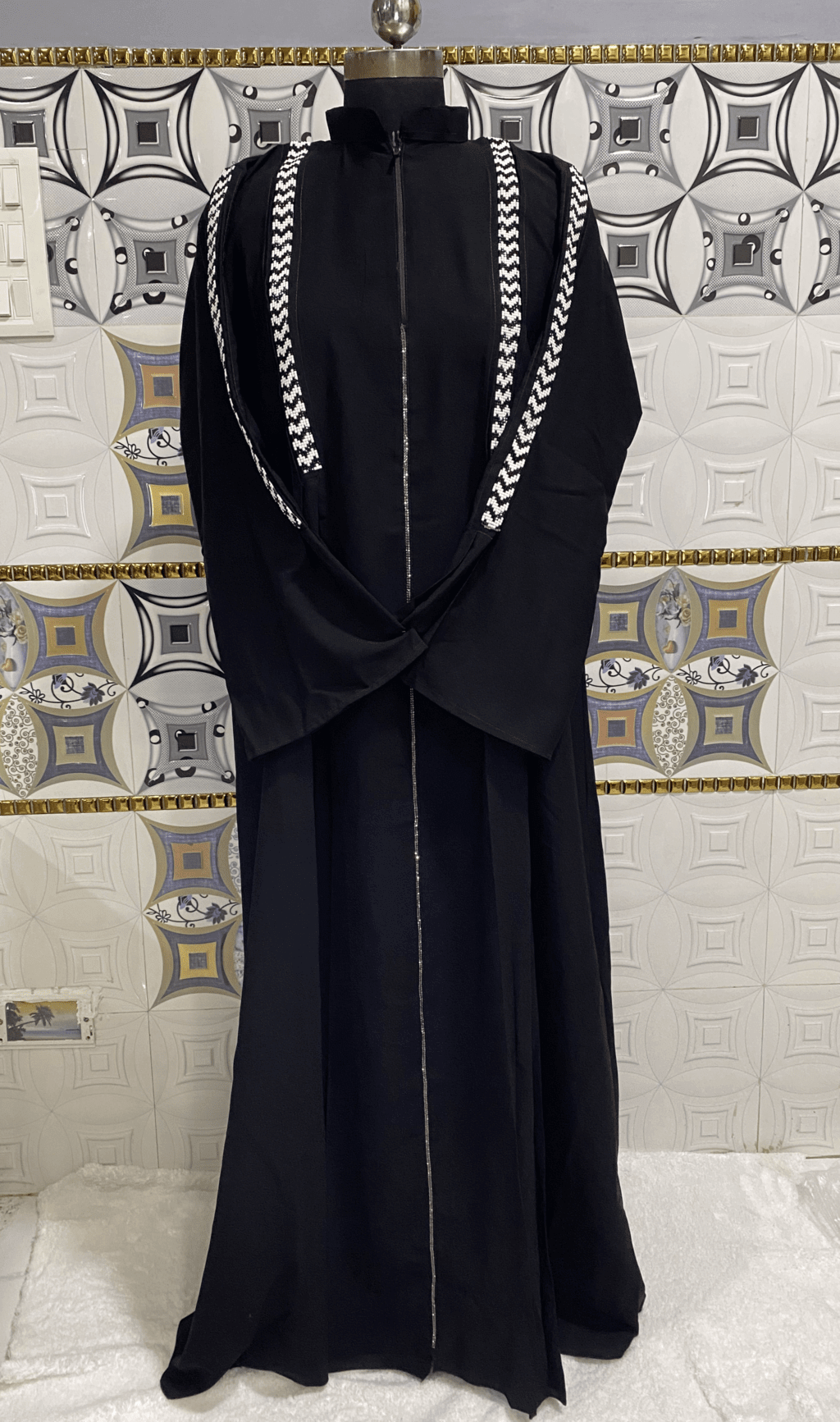 Black Front Open Abaya With Full Length Chain thumbnail 2