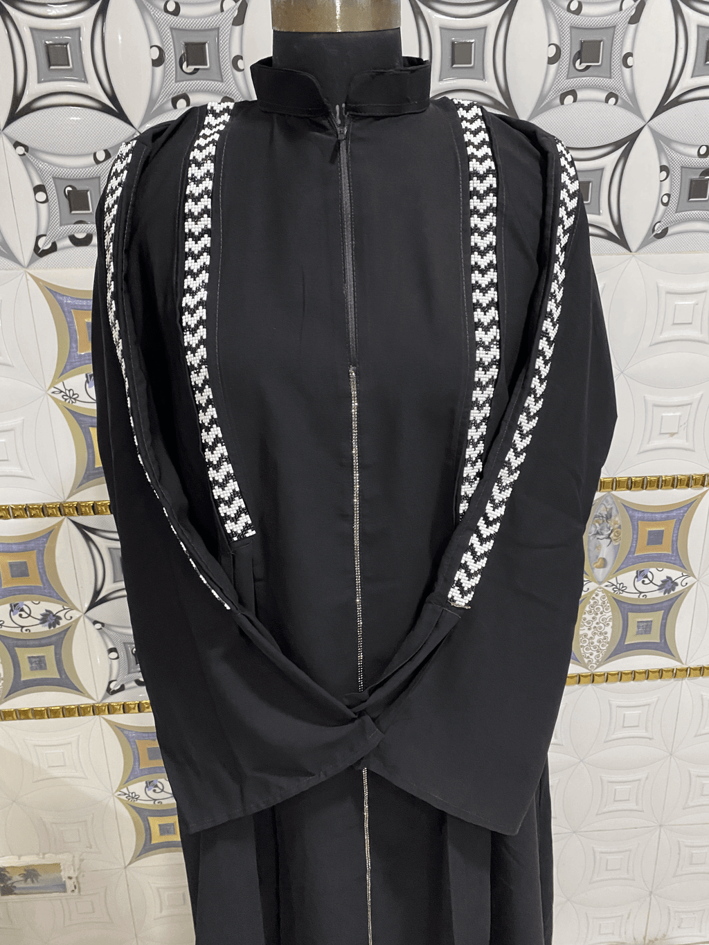 Black Front Open Abaya With Full Length Chain thumbnail 3