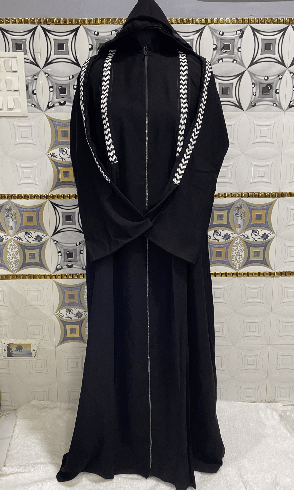 Black Front Open Abaya With Full Length Chain thumbnail 5