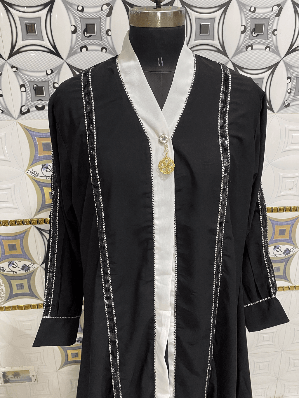 Black Front Open Abaya With Buttons And Cuff Sleeves thumbnail 2