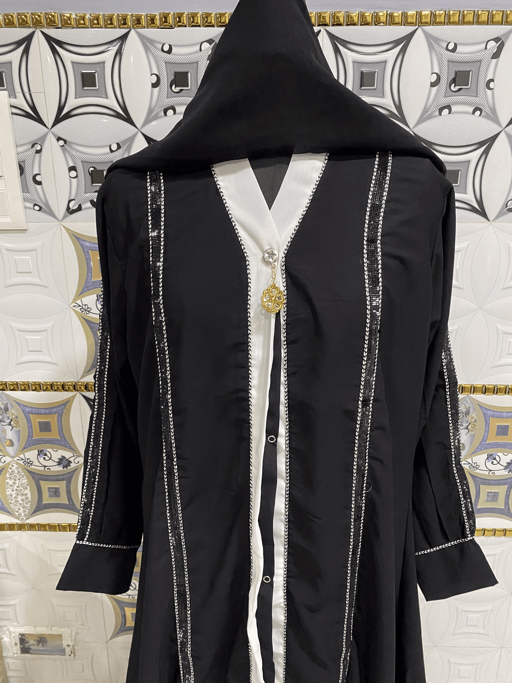 Black Front Open Abaya With Buttons And Cuff Sleeves thumbnail 5