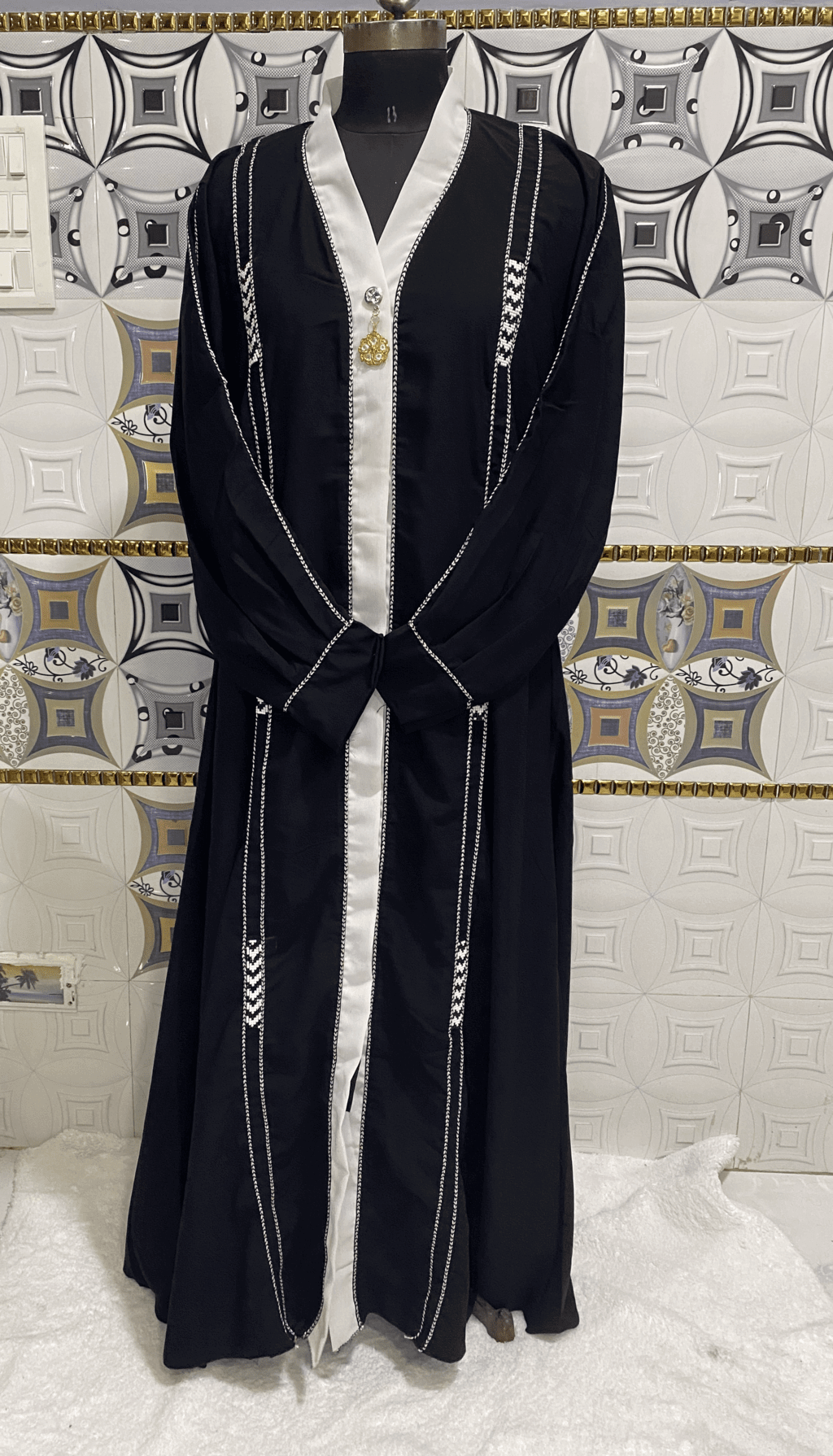 Black Front Open Abaya With Buttons And Cuff Sleeves thumbnail 2