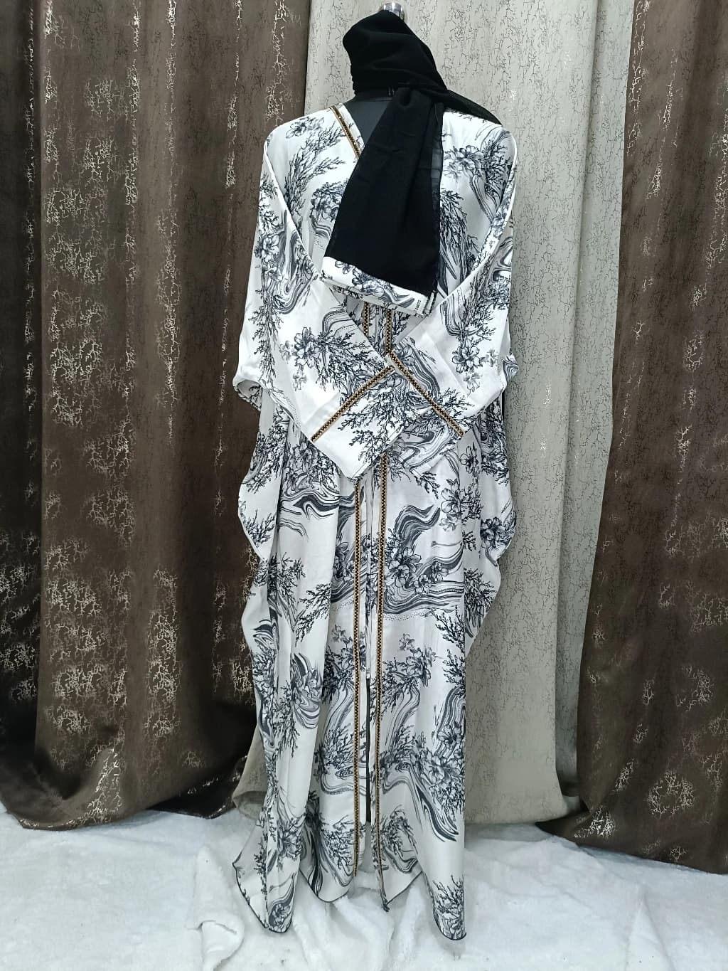 White Front Open Digital Printed Dubai Style Abaya Kaftan