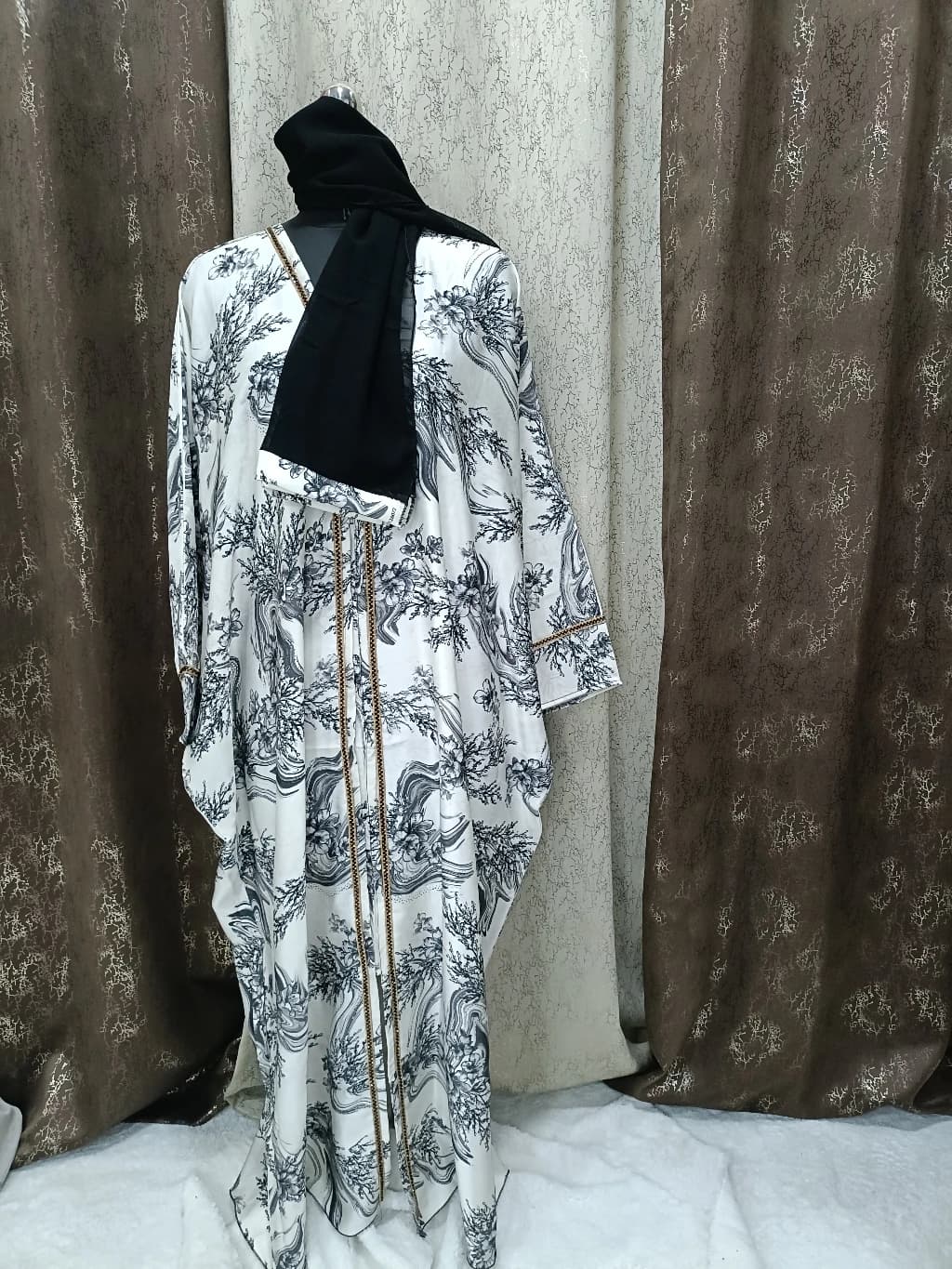 White Front Open Digital Printed Dubai Style Abaya Kaftan thumbnail 2