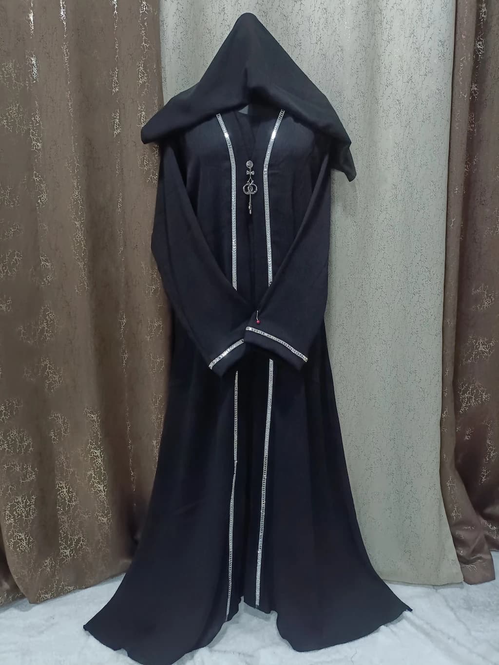Black Shrug Abaya With Chain Sheet Design
